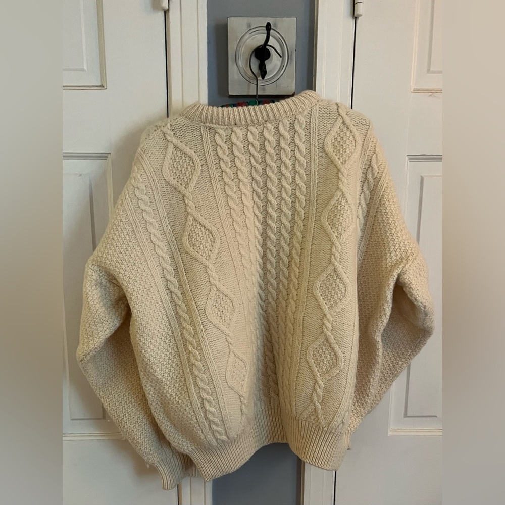 Elegant Irish Wool Cable Knit Sweater in Cream - Picture 3 of 6